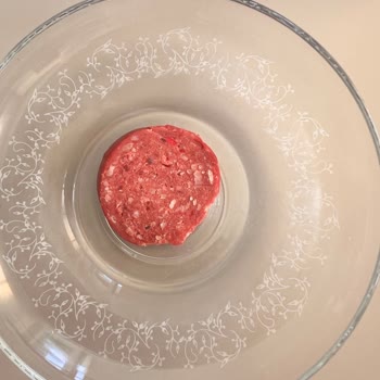 Namet Sucuğunda Şüpheli Renk Değişimi Ve Plastik İzleri