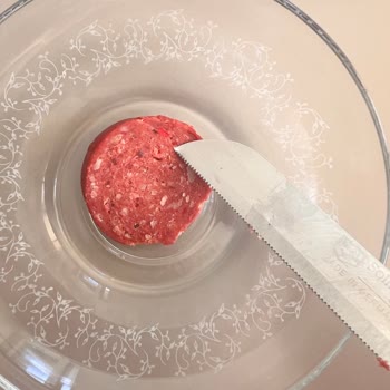 Namet Sucuğunda Şüpheli Renk Değişimi Ve Plastik İzleri