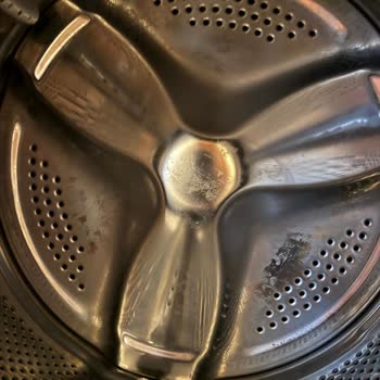 Regal Çamaşır Makinesinin Kazanı 5 Ayda Çelikten Alüminyuma Dönüştü; Kullanıcı Hatası Reddedildi