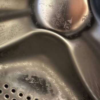 Regal Çamaşır Makinesinin Kazanı 5 Ayda Çelikten Alüminyuma Dönüştü; Kullanıcı Hatası Reddedildi