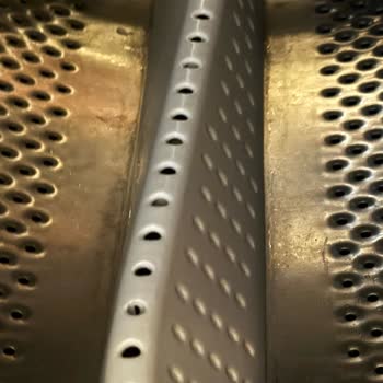 Regal Çamaşır Makinesinin Kazanı 5 Ayda Çelikten Alüminyuma Dönüştü; Kullanıcı Hatası Reddedildi