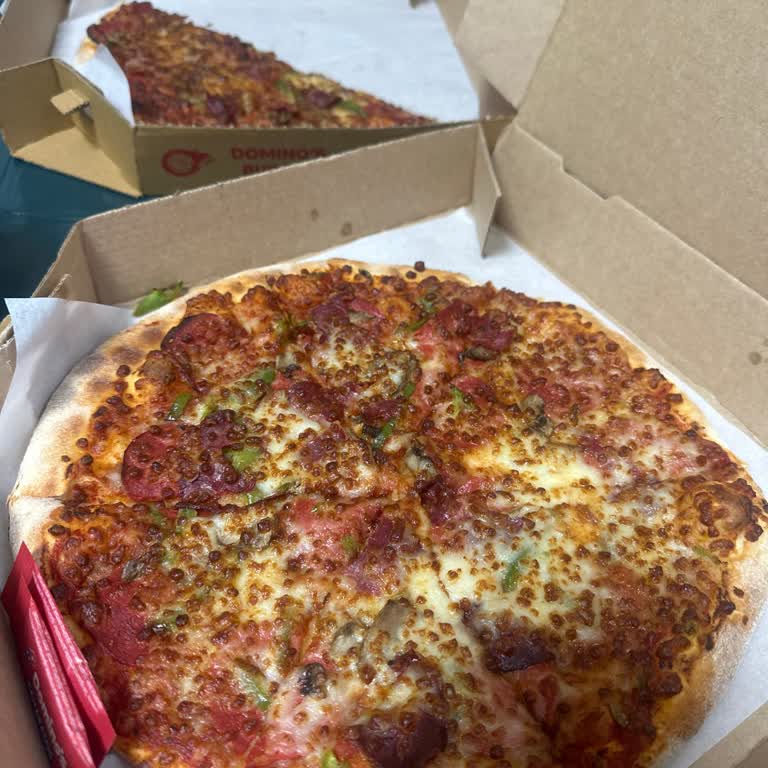 Domino's Pizza İkinci Kez Sarımsak Kenarı Olmayan Pizza ve Eksik Kola Şikayeti