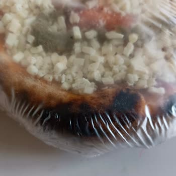 Yanmış Dondurulmuş Pizza İçin Ürün İadesi Talebi