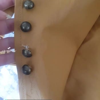 Haydigiy 3 Kez Aynı Yırtık Yeleği 1 Ay İçinde Bana Gönderdiniz Yeni Siparişe Rağmen!