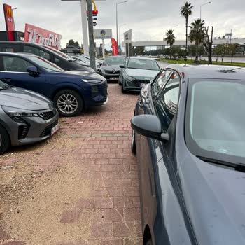 Ziraat Filo’nun Kaldırım İşgali Yaya Güvenliğini Tehlikeye Atıyor