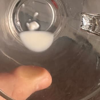 Organik UHT Sütte Katı Maddeler Görüldü, Güvenimiz Sarsıldı