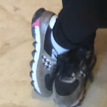 Online Lostra Ayakkabım Çamaşır Makinesine Atıldı Ve Rengi Değiştirildi Bilgi Verilmedi!