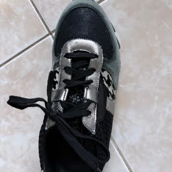 Online Lostra Ayakkabım Çamaşır Makinesine Atıldı Ve Rengi Değiştirildi Bilgi Verilmedi!