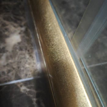 Glint Deterjanı Ellerimde Yara Ve Duşakabin Çerçevesinde Boya Bozulmasına Neden Oldu