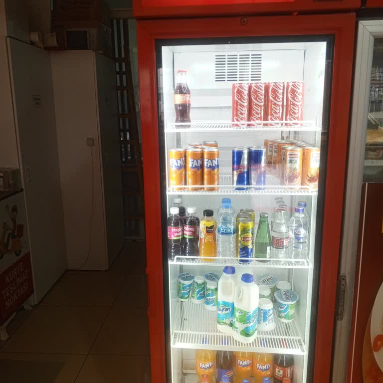 Coca-Cola Bölge Yetkililerinin Ürün Eksikliği ve Dolap Çıkarma Tehditleri