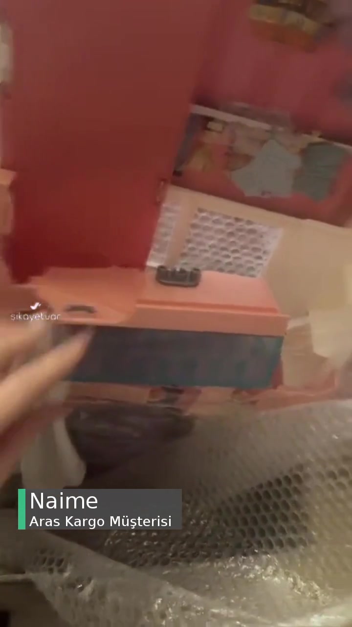 Aras Kargo Taşımasından Şikayetçiyim Kırık Bir Şekilde Ürünüm Ulaştı! videonun kapak resmi