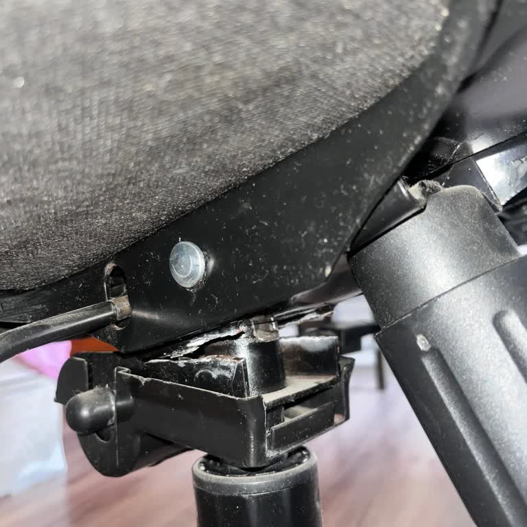 Xprime Oyuncu Koltuğunun Multi Tilt Mekanizması Kırıldı, Ücretsiz Parça Değişimi Talebi