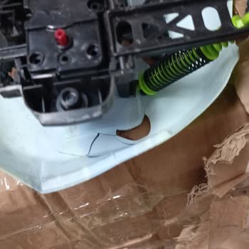 Kırılabilir Etiketli RC Araba Kargoda Ezildi Ve Hasar Görerek Teslim Edildi