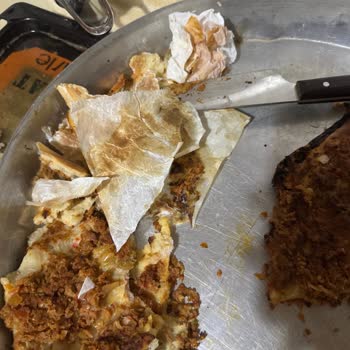 Viora Hazır Kesim Kağıdı Böreğe Yapışarak Tüm Yemek Çöpe Gitti