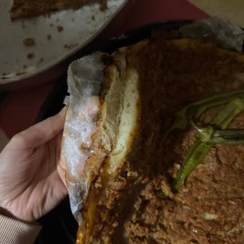 Viora Hazır Kesim Kağıdı Böreğe Yapışarak Tüm Yemek Çöpe Gitti