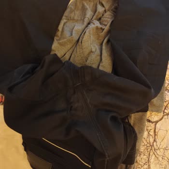 Mavi Kot Pantolon İkinci Kullanımda Yırtıldı Ayıplı Ürün Değişimi Talebi