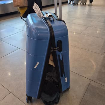 Patlak Valiz Ve Mahremiyet İhlali İçin Tazminat Talebi