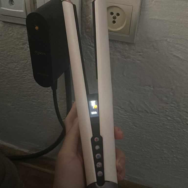 Dyson Airstrait Saç Düzleştiricide Reset Hatası Ve Servise Ulaşılamaması