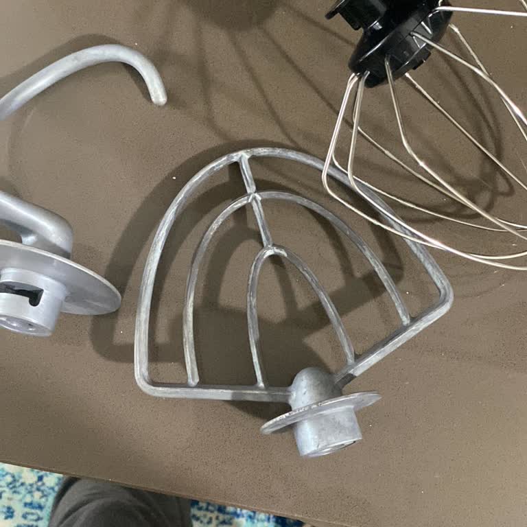 Yeni Alınan Hamur Karma Makinesinde Yağ Sızıntısı Ve Cevapsız İletişim