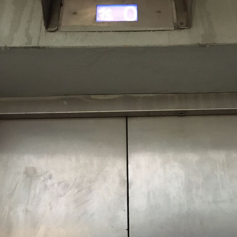 Yağmurlu Havalarda Asansör Arızası Engellileri Tehlikeye Atıyor