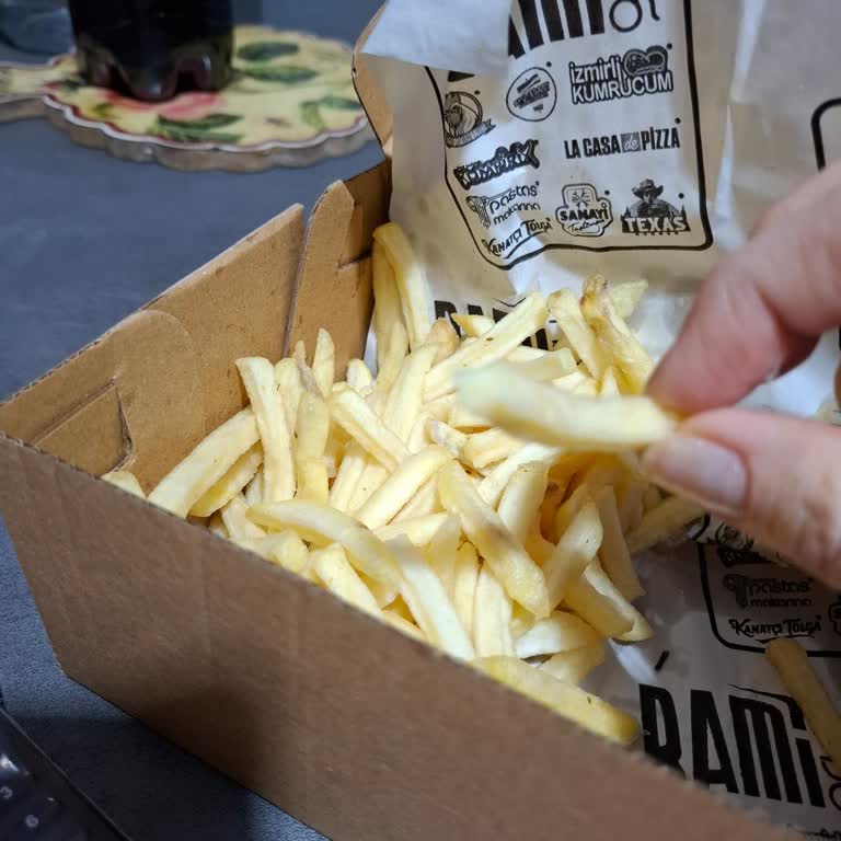 Teksas Burger Patatesler Çiğ Geldi