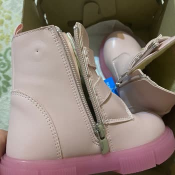 FLO Çocuk Botunda Çatlak Ve Renk Sorunu, Değişim Ürününde Alarm Delikleri