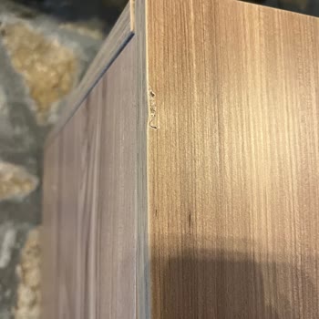 Hasarlı Gardırop Kapakları Ve Eksik Menteşeler İçin Yedek Parça Gönderimi Gecikiyor