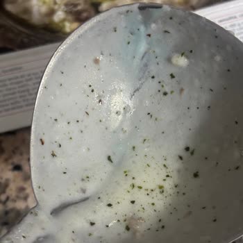 Ship Shak Hem Rengi Hem De İçinden Çıkan Bu Mavi Sıvı