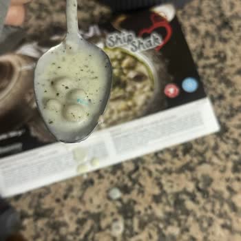 Ship Shak Hem Rengi Hem De İçinden Çıkan Bu Mavi Sıvı