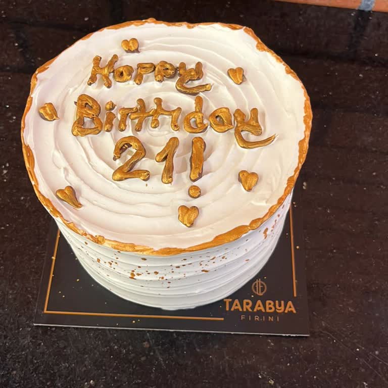 Tarabya Fırını Doğum Günü Pastası Siparişinde Yanıltıcı Görsel Ve Kalitesiz Ürün