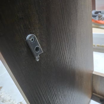 Ayakkabılık Raf Plastik Parçaları Kırılıyor, Parça Talebine Yanıt Gelmedi