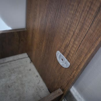 Ayakkabılık Raf Plastik Parçaları Kırılıyor, Parça Talebine Yanıt Gelmedi