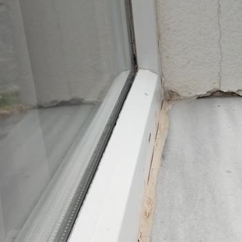 FıratPen Cam Fitilleri Eridi, Evimiz Rüzgar Ve Su Alıyor