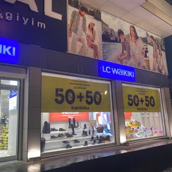 Resmi Kapanış Saatine Kadar Açık Olması Gereken Mağazada İçeri Alınmama Ve Kaba Üslup