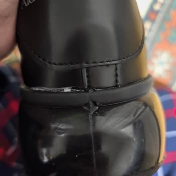 Defolu McQueen Ayakkabı Ve Satıcıdan Cevapsızlık Üzerine Hızlı Değişim Talebi