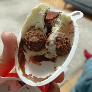 Kinder Sürpriz Çikolatasında Kıl Bulunması Hijyen Endişesi Yaratıyor