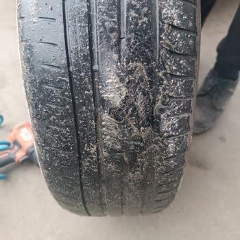 Patlayan Lastik Ve Geçersiz İrsaliye Nedeniyle Ödeme Sorunu Ve Müdürün Kaba Tutumu