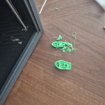 Taşıma Vidası Kontrolü Sonrası 3D Yazıcıda Çizikler Ve Yetersiz Müşteri Desteği