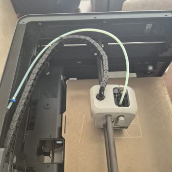 Taşıma Vidası Kontrolü Sonrası 3D Yazıcıda Çizikler Ve Yetersiz Müşteri Desteği