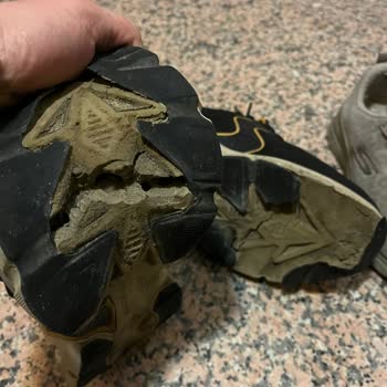 Skechers Mağazasından Alınan Ayakkabının Tabanı Hızla Deforme Olup Su Aldı