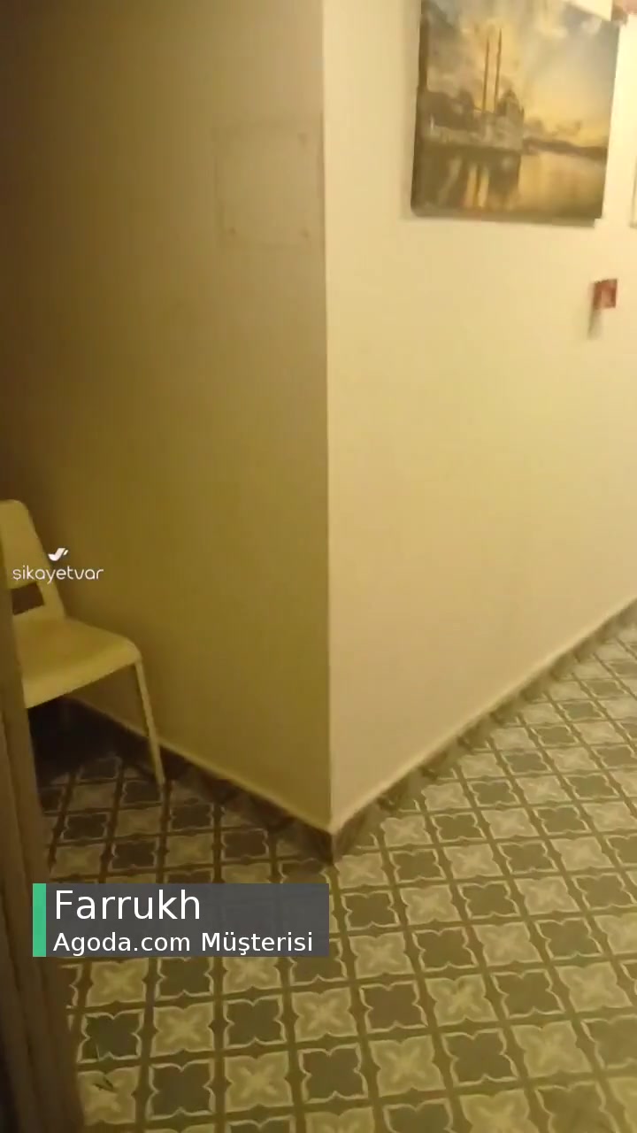 Agoda "The Red Tent Suite 88" hotelda hiç kimse yok videonun kapak resmi