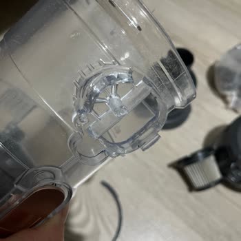 Dikey Süpürge Toz Haznesi Kırıldı Ve Teknik Servis Geri Dönüş Yapmadı