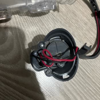 Dikey Süpürge Toz Haznesi Kırıldı Ve Teknik Servis Geri Dönüş Yapmadı