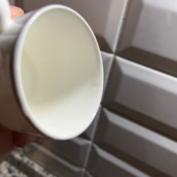 Karaca Mağazasında Hatalı Fincan Değişim Talebi