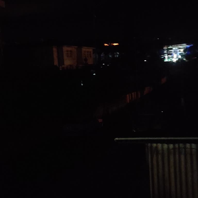 Kandıra Selvi Sokak'ta Sürekli Elektrik Kesintileri Ve Kalıcı Çözüm Talebi