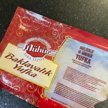 Yufkanın İçinden Kıl Çıktı Ve Pakette Yırtıklar, Hijyen Ve Kalite Şikayeti