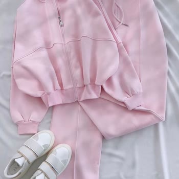 Modaloli'den Görseldeki Ürünle Uyuşmayan Ve Defolu Eşofman Takımı