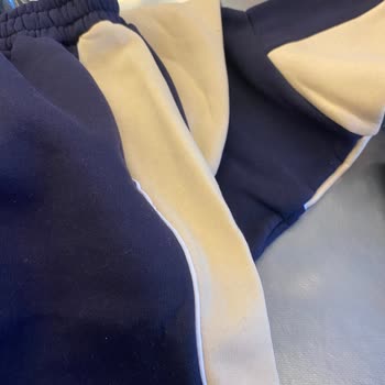 Modaloli'den Görseldeki Ürünle Uyuşmayan Ve Defolu Eşofman Takımı