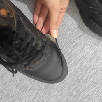 Kinetix Ayakkabı İki Ayda Parçalandı, FLO Mağazasından Çözüm Bekliyorum