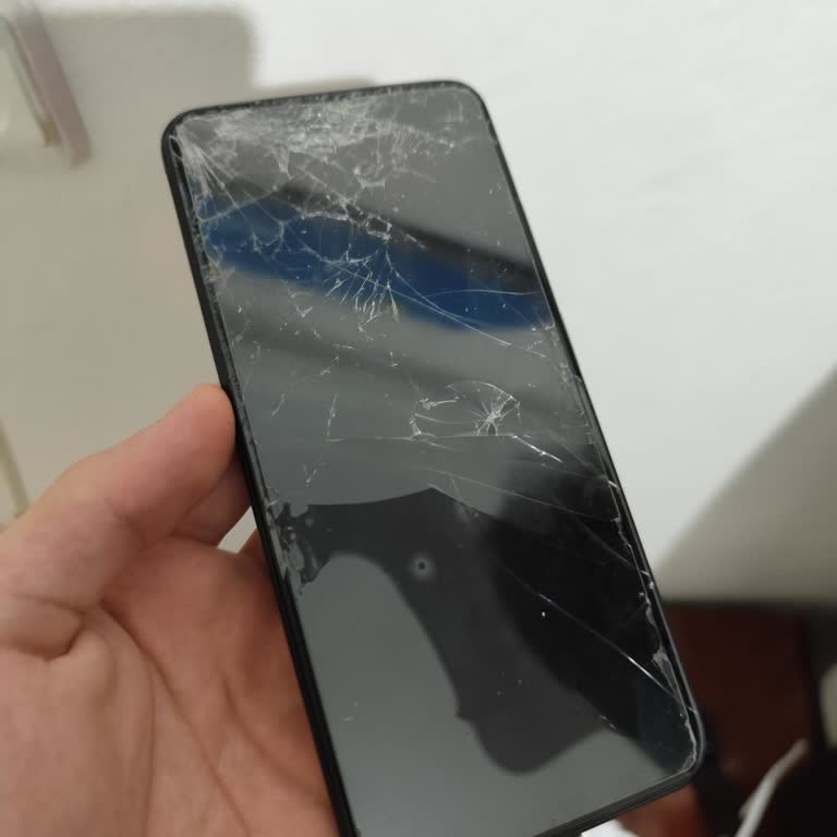 Millenicom İnternet Hızındaki Sürekli Düşüş Ve Telefon Hasarı Tazminatı Talebi